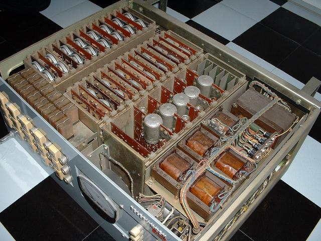 The interior of the amplifier and power supply
              enclosure